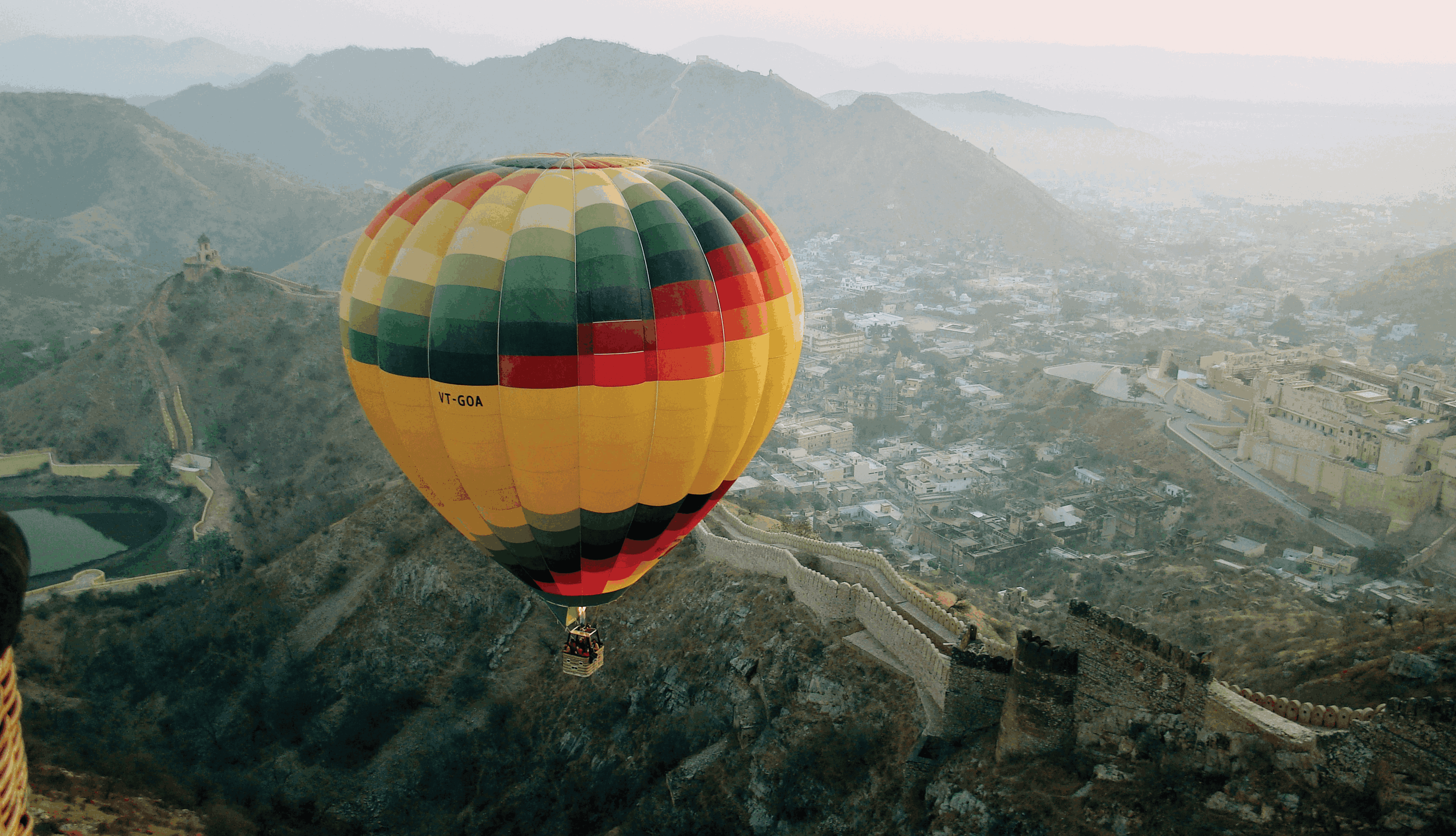 Skywaltz Balloon Safari provides you with the exhilarating experience of a hot air balloon ride at prime tourist locations in India such as Neemrana and Manesar; prime cultural destinations of Jaipur, Udaipur, and Pushkar; also topmost adventurous spots in Lonawala and Ranthambore.